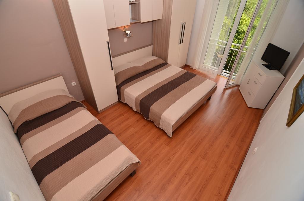 Apartments Sonja Tucepi Bagian luar foto