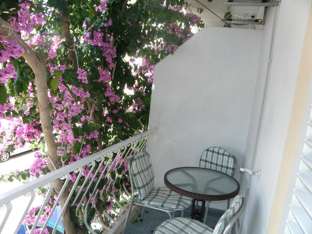 Apartments Sonja Tucepi Ruang foto